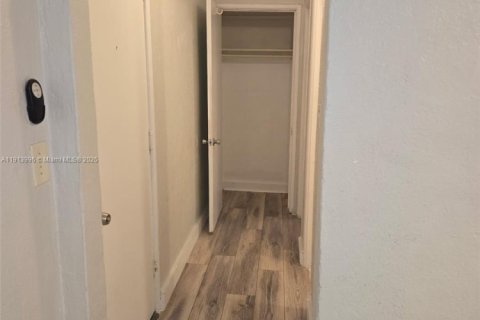 Copropriété à louer à Miami Beach, Floride: 1 chambre, 43.2 m2 № 1969027 - photo 9