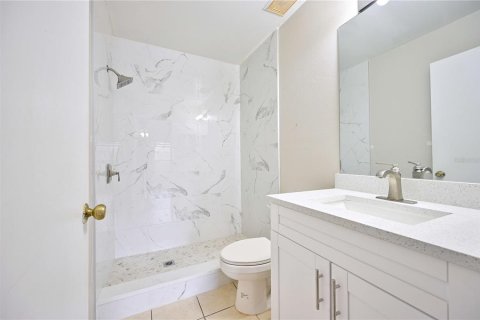 Condominio en alquiler en Tampa, Florida, 2 dormitorios, 84.73 m2 № 1876936 - foto 10