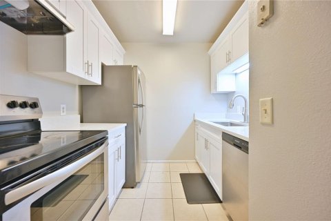 Condominio en alquiler en Tampa, Florida, 2 dormitorios, 84.73 m2 № 1876936 - foto 4