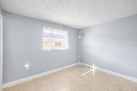 Villa ou maison à vendre à New Port Richey, Floride: 2 chambres, 67.08 m2 № 2233301 - photo 11