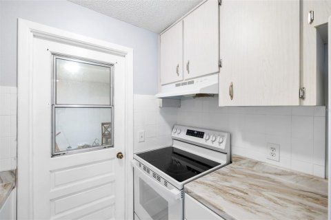 Villa ou maison à vendre à New Port Richey, Floride: 2 chambres, 67.08 m2 № 2233301 - photo 10
