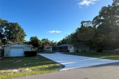 House in Fruitland Park, Florida 3 bedrooms, 120.77 sq.m. № 2091909 - photo 8