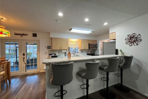 House in Fruitland Park, Florida 3 bedrooms, 120.77 sq.m. № 2091909 - photo 24