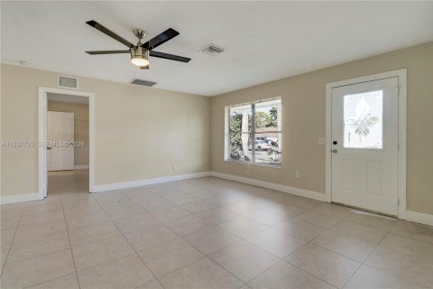 Casa en venta en Jupiter, Florida, 5 dormitorios, 149.39 m2 № 2002490 - foto 5