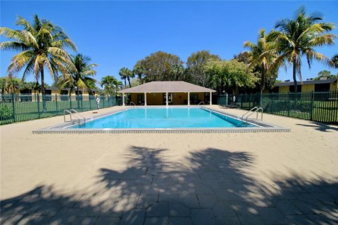 Copropriété à louer à Boynton Beach, Floride: 2 chambres, 85.56 m2 № 2183388 - photo 10