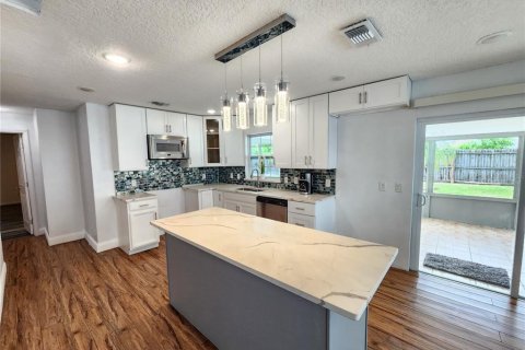 Casa en venta en Orlando, Florida, 4 dormitorios, 173.17 m2 № 1899330 - foto 8