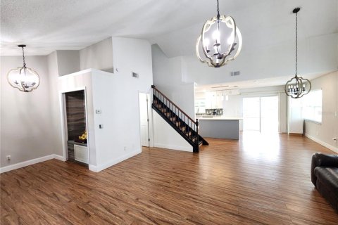 Casa en venta en Orlando, Florida, 4 dormitorios, 173.17 m2 № 1899330 - foto 5