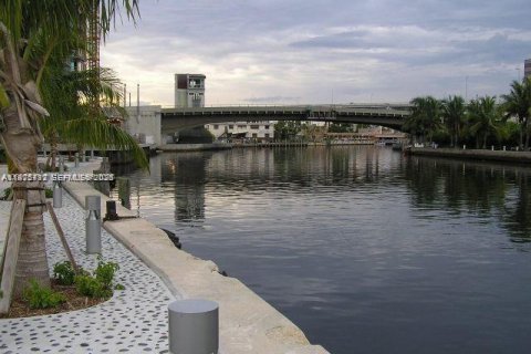 Снять в аренду кондоминиум в Майами, Флорида 1 спальня, 59.27м2, № 2043953 - фото 23