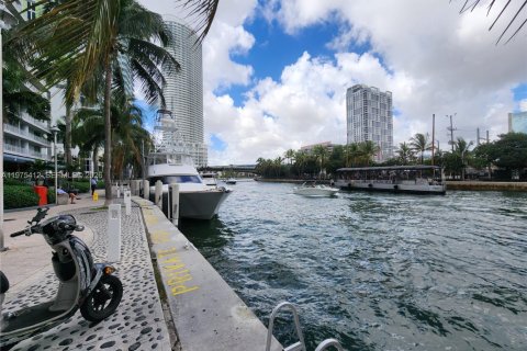 Снять в аренду кондоминиум в Майами, Флорида 1 спальня, 59.27м2, № 2043953 - фото 24