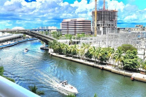 Снять в аренду кондоминиум в Майами, Флорида 1 спальня, 59.27м2, № 2043953 - фото 17