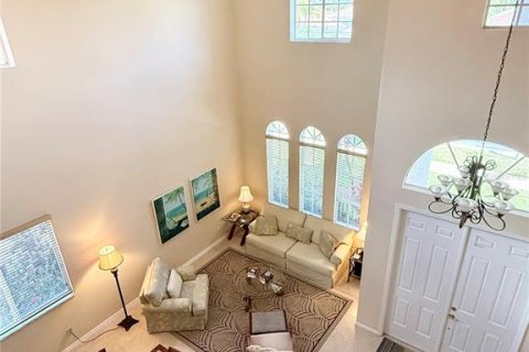 Casa en venta en Fort Myers, Florida, 5 dormitorios, 274.71 m2 № 2302420 - foto 18