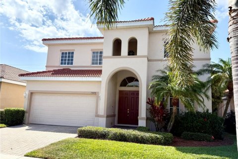 House in Fort Myers, Florida 5 bedrooms, 274.71 sq.m. № 2302420