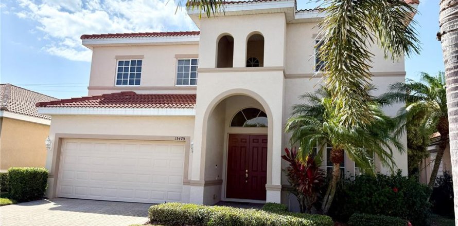 Casa en Fort Myers, Florida 5 dormitorios, 274.71 m2 № 2302420