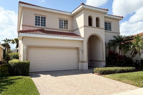 Casa en venta en Fort Myers, Florida, 5 dormitorios, 274.71 m2 № 2302420 - foto 2