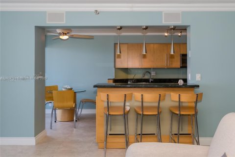 Condo in Aventura, Florida, 2 bedrooms  № 1974785 - photo 9