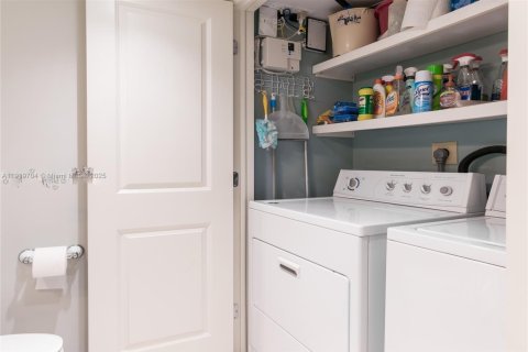 Condo in Aventura, Florida, 2 bedrooms  № 1974785 - photo 23