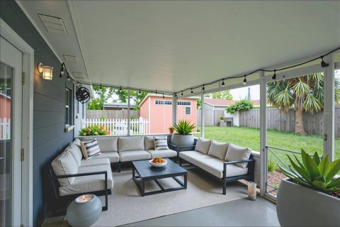 House in Saint Petersburg, Florida 3 bedrooms, 108.32 sq.m. № 1893818 - photo 29
