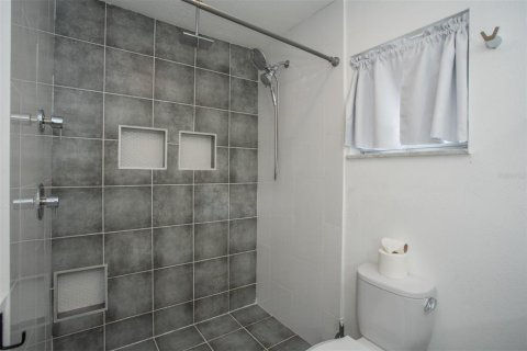 House in Saint Petersburg, Florida 3 bedrooms, 108.32 sq.m. № 1893818 - photo 19