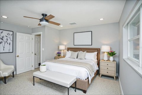 House in Saint Petersburg, Florida 3 bedrooms, 108.32 sq.m. № 1893818 - photo 12