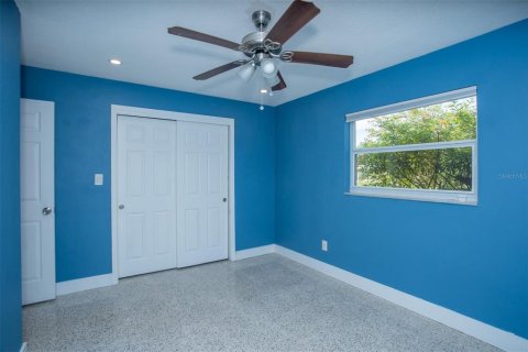 House in Saint Petersburg, Florida 3 bedrooms, 108.32 sq.m. № 1893818 - photo 25