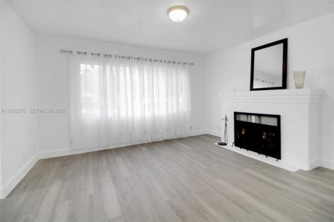 Immobilier commercial à vendre à Miami, Floride: 124.67 m2 № 2024911 - photo 23