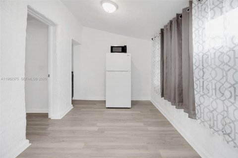 Immobilier commercial à vendre à Miami, Floride: 124.67 m2 № 2024911 - photo 24