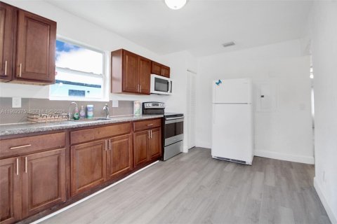 Immobilier commercial à vendre à Miami, Floride: 124.67 m2 № 2024911 - photo 8