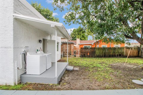 Immobilier commercial à vendre à Miami, Floride: 124.67 m2 № 2024911 - photo 17