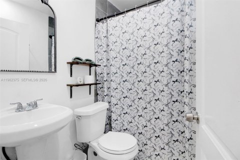 Immobilier commercial à vendre à Miami, Floride: 124.67 m2 № 2024911 - photo 11