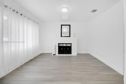 Immobilier commercial à vendre à Miami, Floride: 124.67 m2 № 2024911 - photo 14