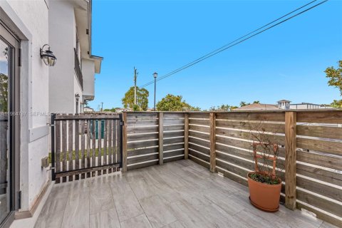 Adosado en alquiler en Homestead, Florida, 3 dormitorios, 135.92 m2 № 2026081 - foto 3