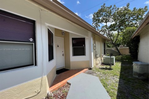 Condominio en alquiler en North Lauderdale, Florida, 3 dormitorios, 130.43 m2 № 1926331 - foto 19