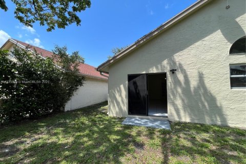 Condominio en alquiler en North Lauderdale, Florida, 3 dormitorios, 130.43 m2 № 1926331 - foto 15