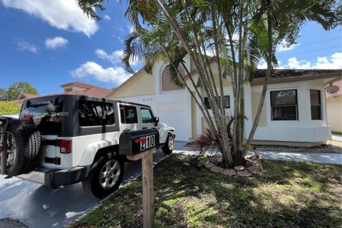 Condominio en alquiler en North Lauderdale, Florida, 3 dormitorios, 130.43 m2 № 1926331 - foto 20