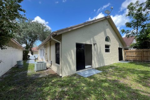 Condominio en alquiler en North Lauderdale, Florida, 3 dormitorios, 130.43 m2 № 1926331 - foto 18