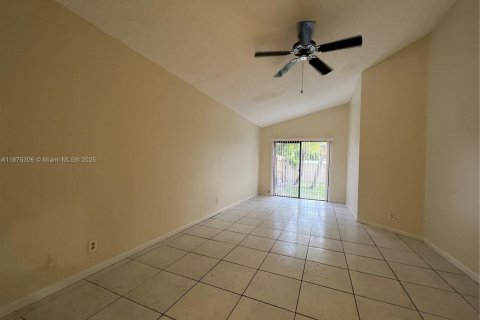Condominio en alquiler en North Lauderdale, Florida, 3 dormitorios, 130.43 m2 № 1926331 - foto 11