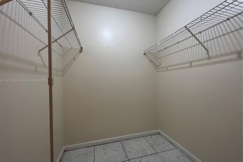 Condominio en alquiler en North Lauderdale, Florida, 3 dormitorios, 130.43 m2 № 1926331 - foto 13