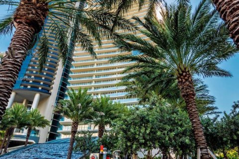 Copropriété à vendre à Sunny Isles Beach, Floride: 5 chambres, 302.12 m2 № 1860821 - photo 15