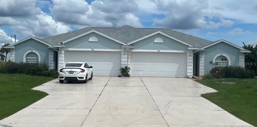 Immobilier commercial à Port Charlotte, Floride 6 chambres, 325.44 m2 № 1916750