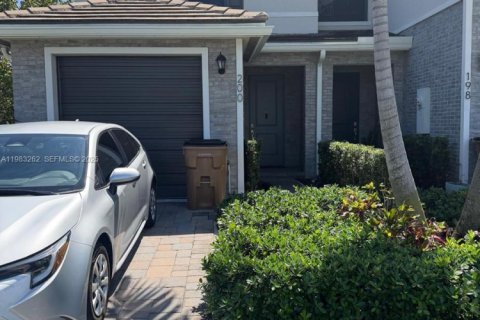 Adosado en Deerfield Beach, Florida 3 dormitorios, 130.99 m2 № 2046690