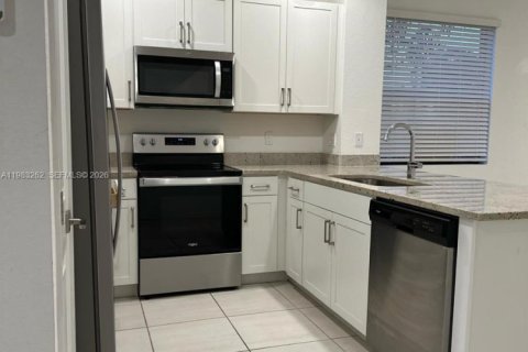 Adosado en alquiler en Deerfield Beach, Florida, 3 dormitorios, 130.99 m2 № 2046690 - foto 5