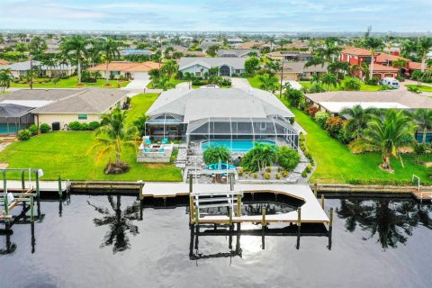 Villa ou maison à Cape Coral, Floride 4 chambres, 205.87 m2 № 2298786