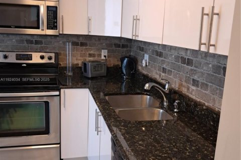 Condominio en alquiler en Hallandale Beach, Florida, 1 dormitorio, 87.05 m2 № 1982369 - foto 20