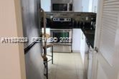 Condominio en alquiler en Hallandale Beach, Florida, 1 dormitorio, 87.05 m2 № 1982369 - foto 4