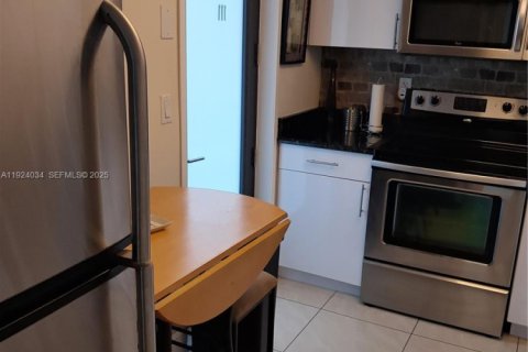 Condominio en alquiler en Hallandale Beach, Florida, 1 dormitorio, 87.05 m2 № 1982369 - foto 21