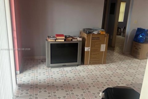 Condominio en alquiler en Miami, Florida, 3 dormitorios, 117.61 m2 № 2085977 - foto 16