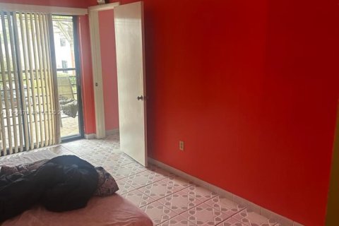 Condominio en alquiler en Miami, Florida, 3 dormitorios, 117.61 m2 № 2085977 - foto 11
