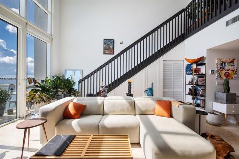 Condo in Miami, Florida, 1 bedroom  № 1889420 - photo 13