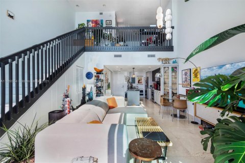 Condo in Miami, Florida, 1 bedroom  № 1889420 - photo 18