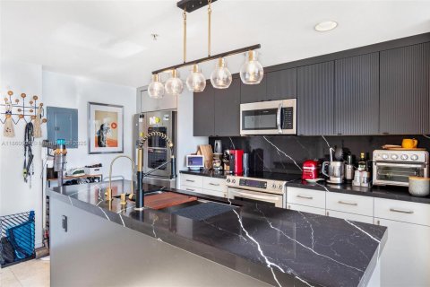 Condo in Miami, Florida, 1 bedroom  № 1889420 - photo 17